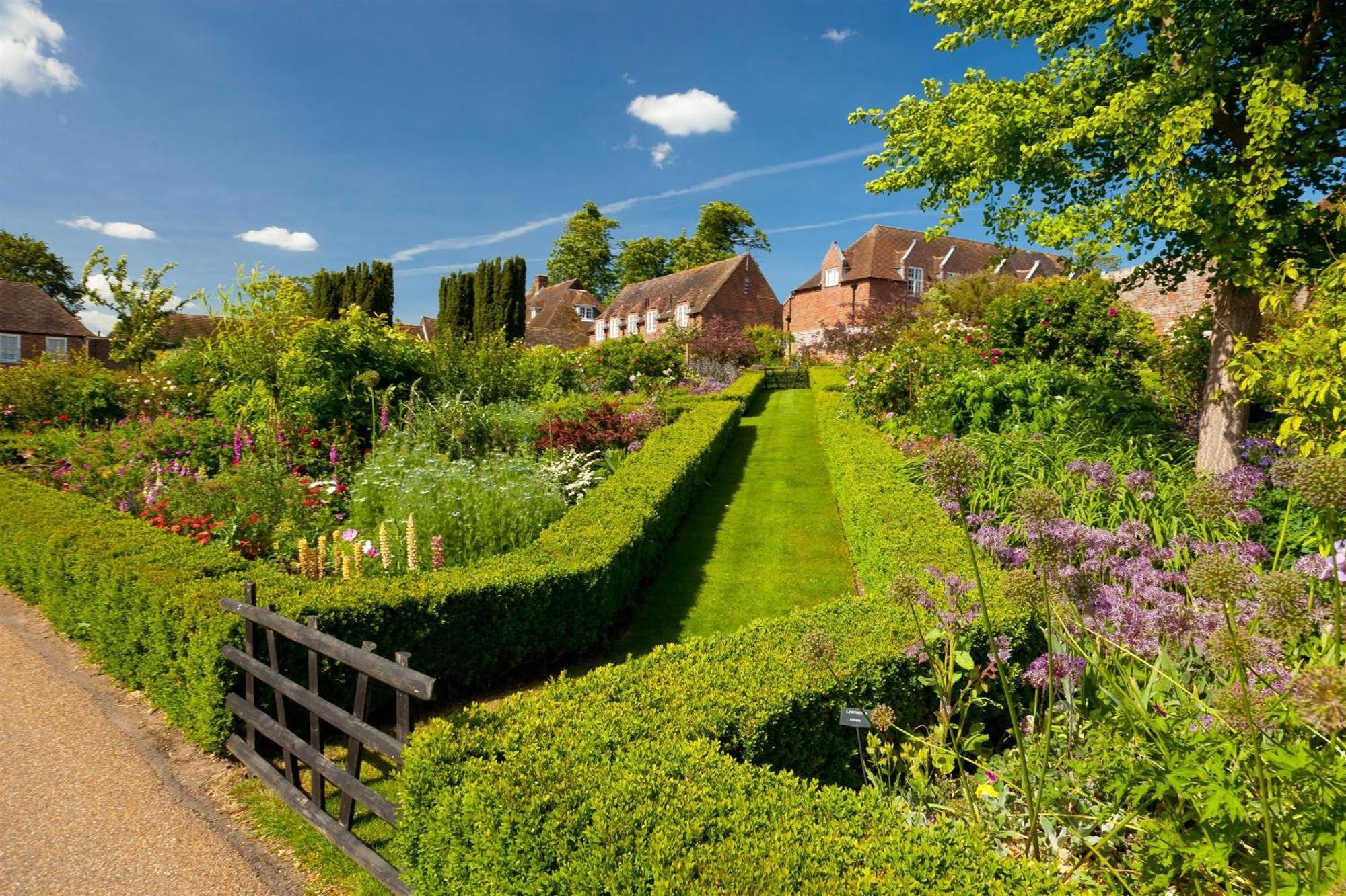 Leeds Castle Stable Courtyard Bed And Breakfast Мейдстон Экстерьер фото